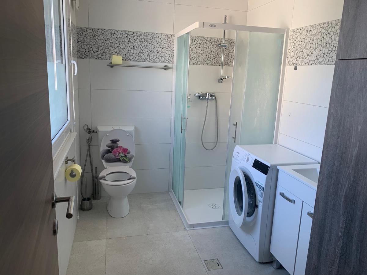 Prijetno Stanovanje Z Lastnim Parkiriscem. Samo 3 Km Od Centra Ljubljane. Apartamento
